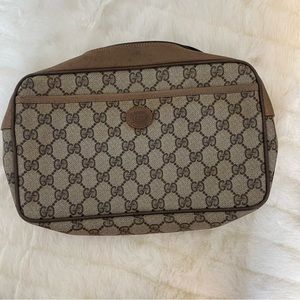 GUCCI Brown GG Zipper Cosmetic Bag 💼